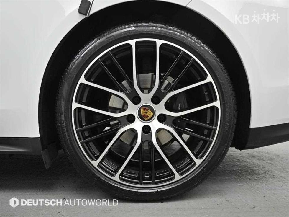2022 Porsche (971) photo