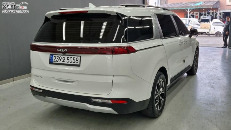 2023 - kia carnival