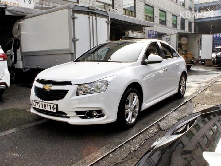 Chevrolet Cruze 5 1.8 LTZ+ The Perfect Black 3