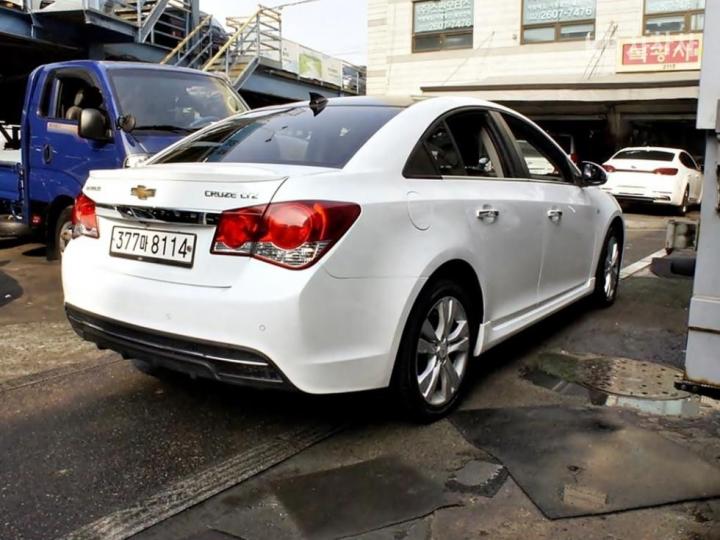 Chevrolet Cruze 5 1.8 LTZ+ The Perfect Black 5