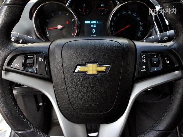 Chevrolet Cruze 5 1.8 LTZ+ The Perfect Black 9