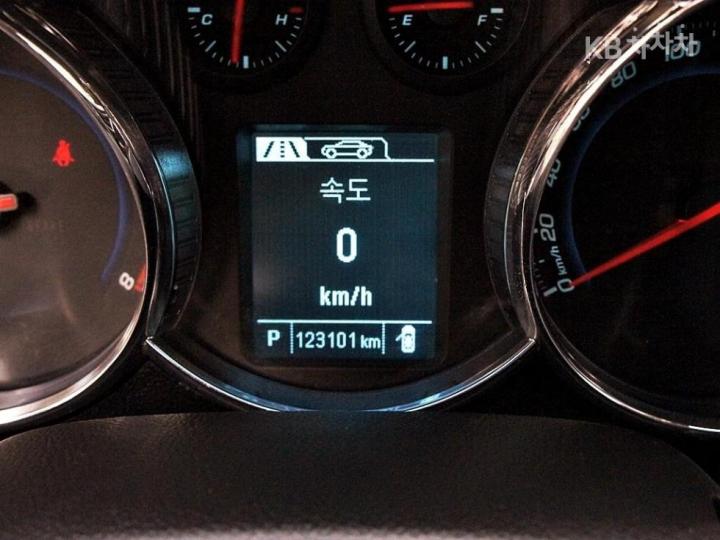 Chevrolet Cruze 5 1.8 LTZ+ The Perfect Black 10