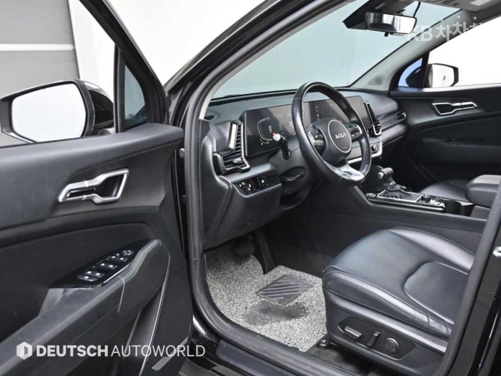 2022 - kia sportage