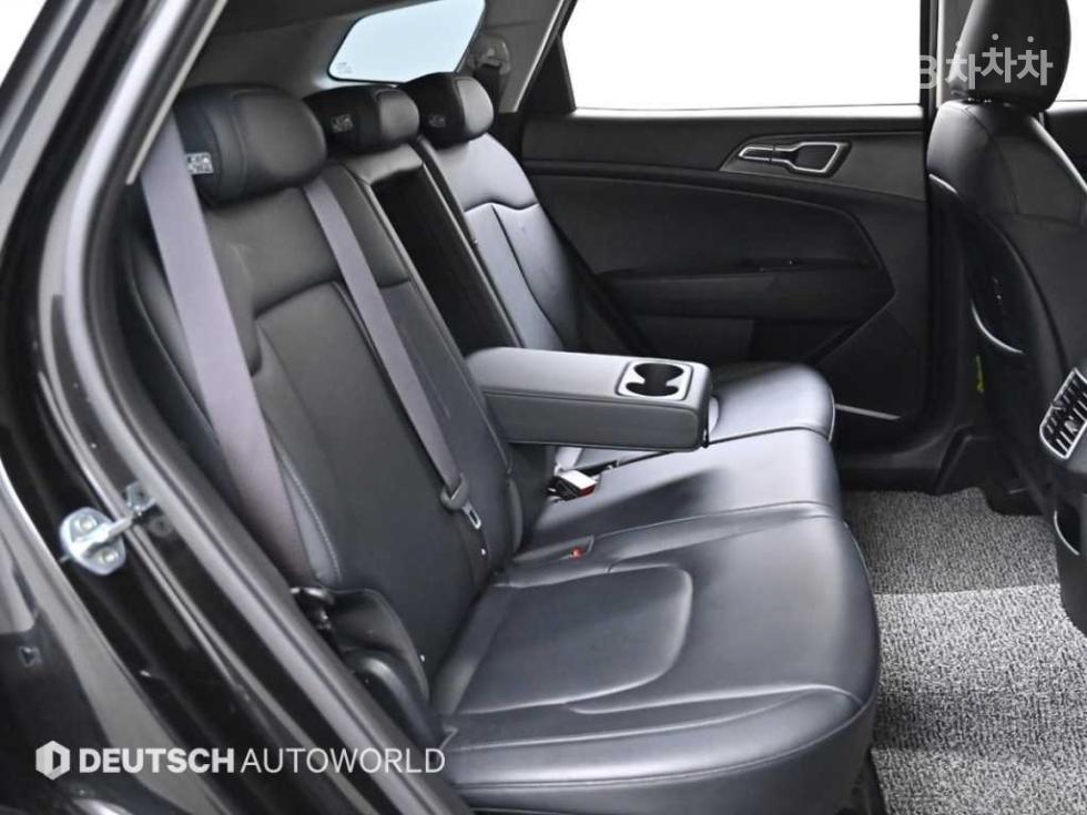 2022 - kia sportage