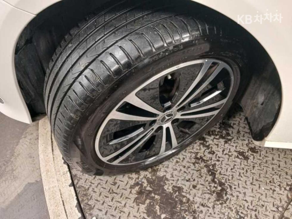 2021 Mercedes-Benz E (W213) photo