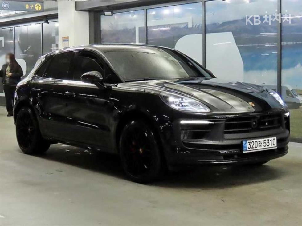2023 porsche macan