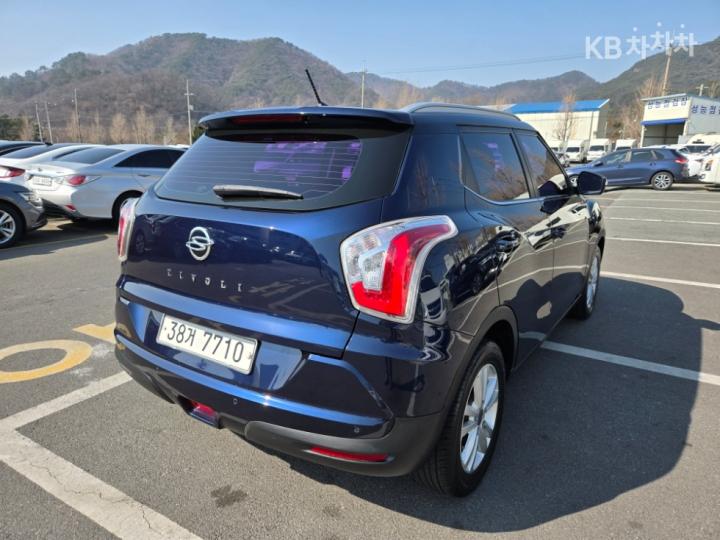 KG Mobility (Ssangyong) Tivoli Gasoline LX Base Type 5