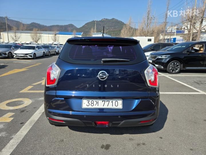 KG Mobility (Ssangyong) Tivoli Gasoline LX Base Type 6