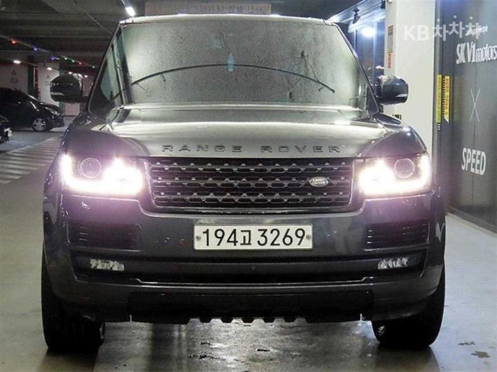 Land Rover Range Rover New 4.4 SDV8 Vogue SE 405 3