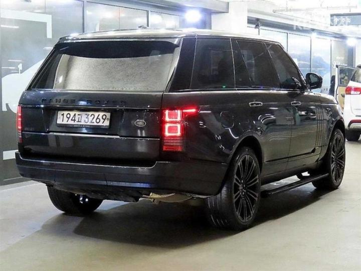 Land Rover Range Rover New 4.4 SDV8 Vogue SE 405 5
