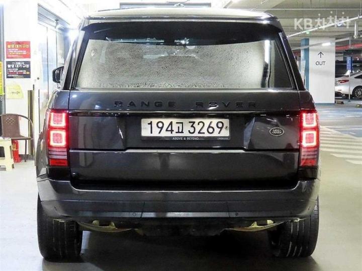 Land Rover Range Rover New 4.4 SDV8 Vogue SE 405 6