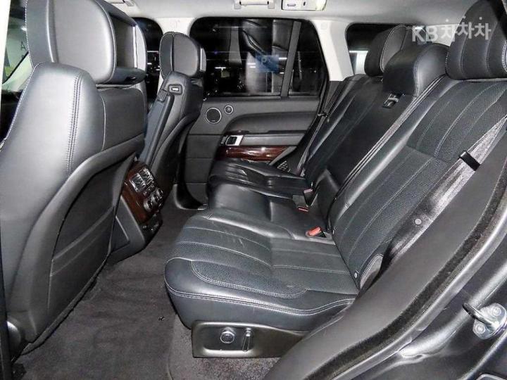 Land Rover Range Rover New 4.4 SDV8 Vogue SE 405 8