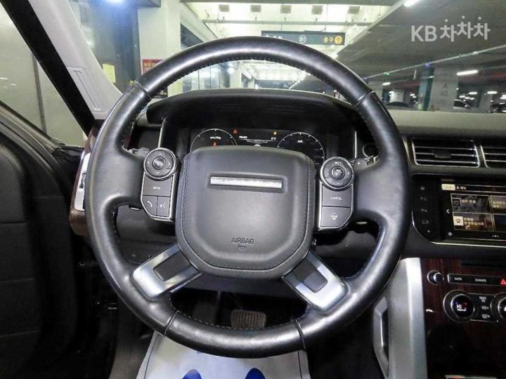 Land Rover Range Rover New 4.4 SDV8 Vogue SE 405 9