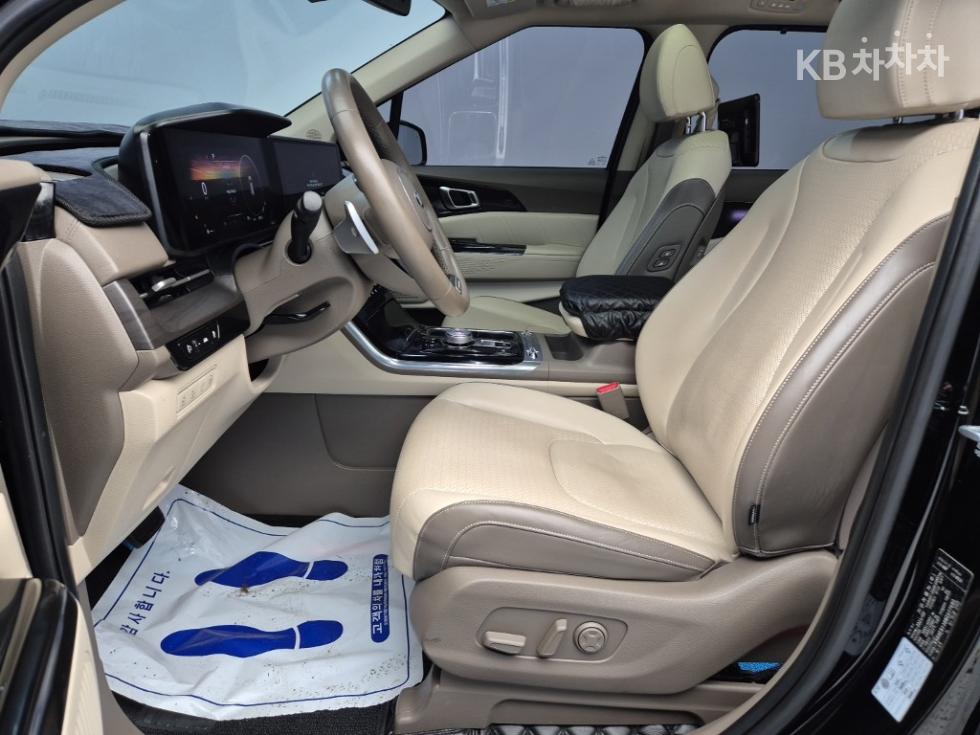 2021 - kia carnival