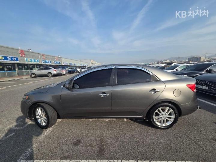 Kia Forte 1.6 GDI Prestige 3