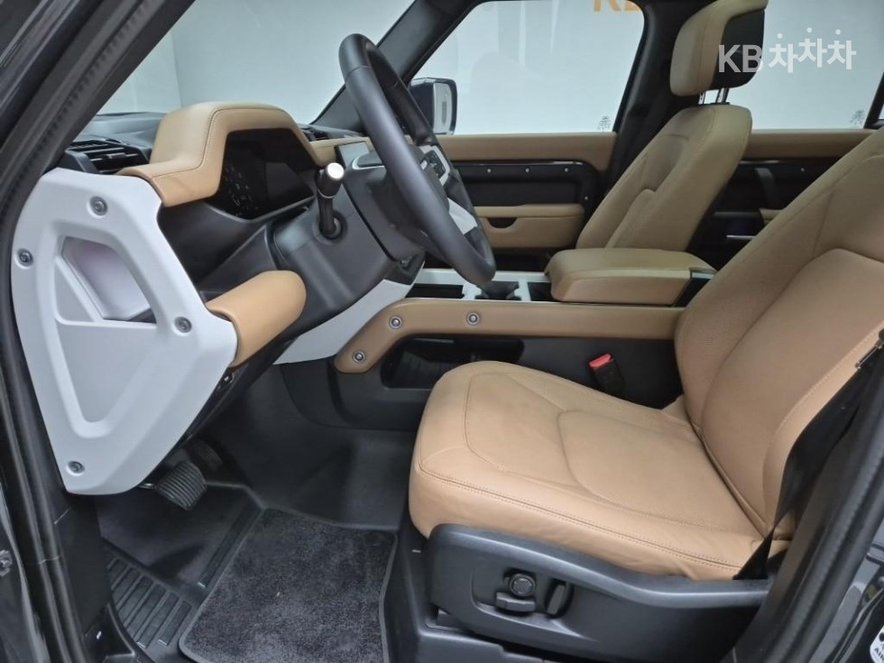 Land Rover Defender — miniaturë 11