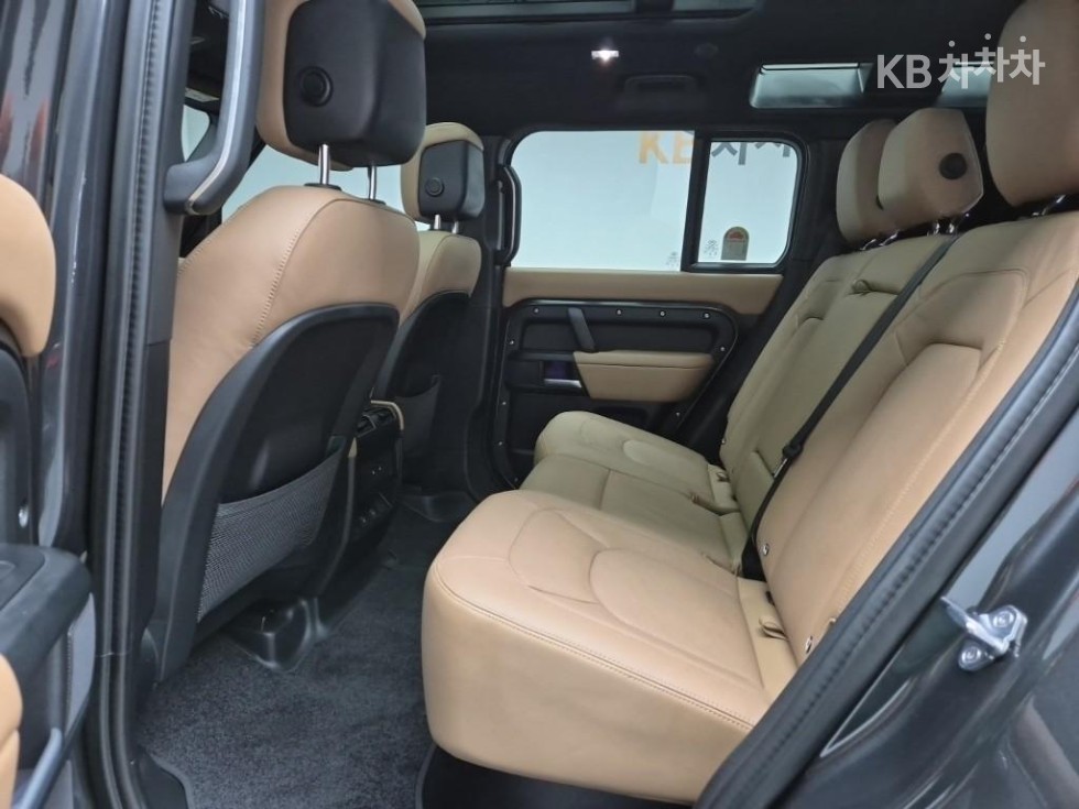 Land Rover Defender — miniaturë 12