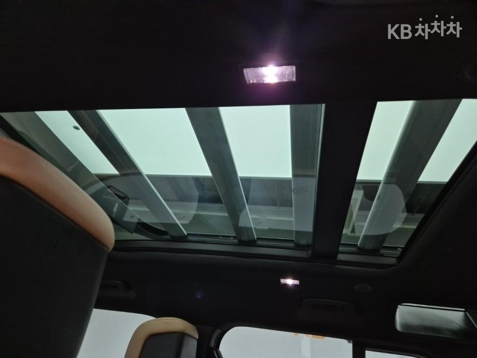 Land Rover Defender — miniaturë 13