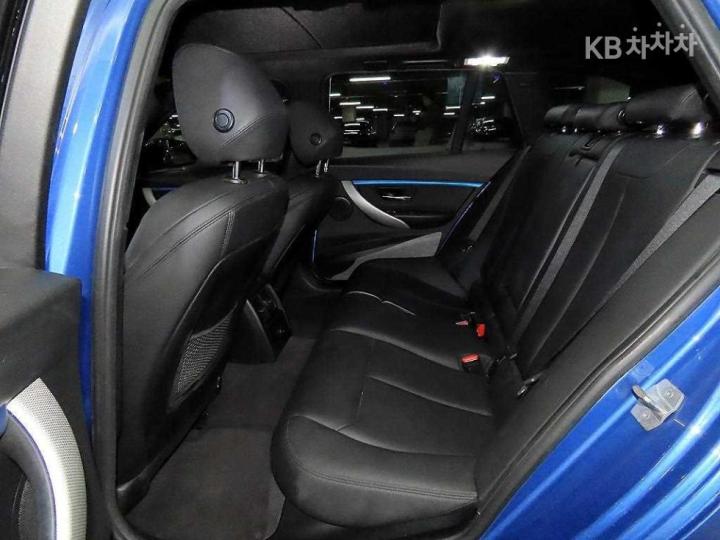 BMW 3 Series New 320d Touring M Performance Edition 8