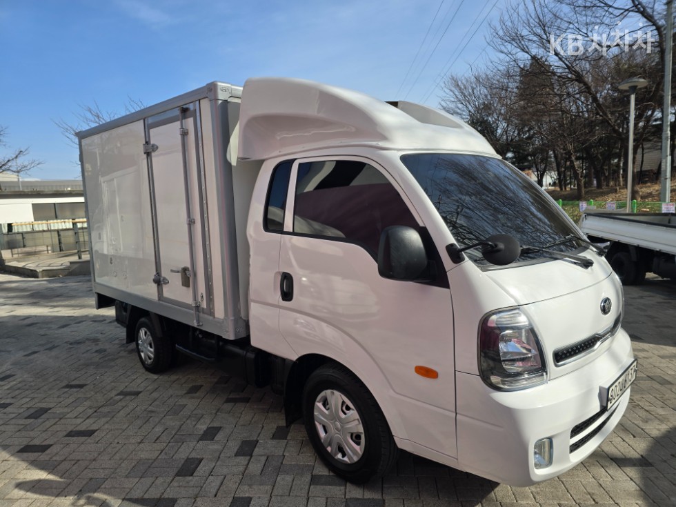 2021 - kia bongo iii