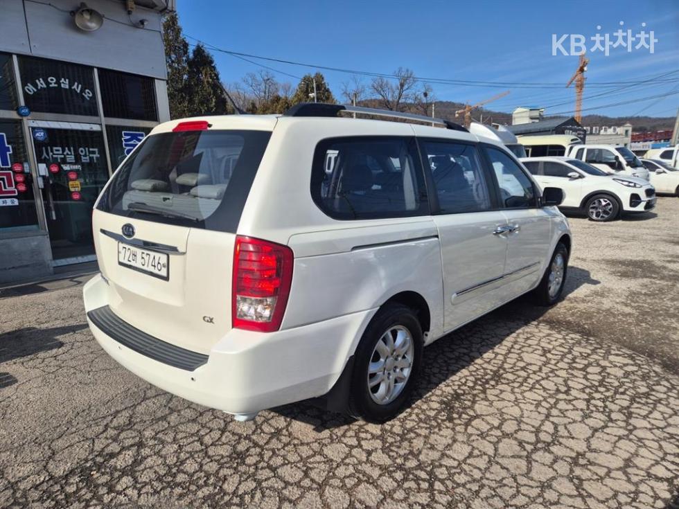 2011 - kia carnival
