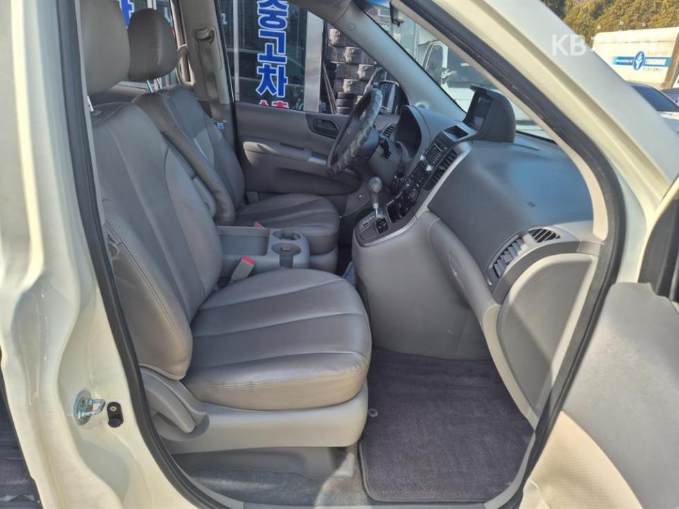 2011 - kia carnival