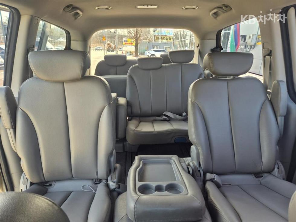 2011 - kia carnival