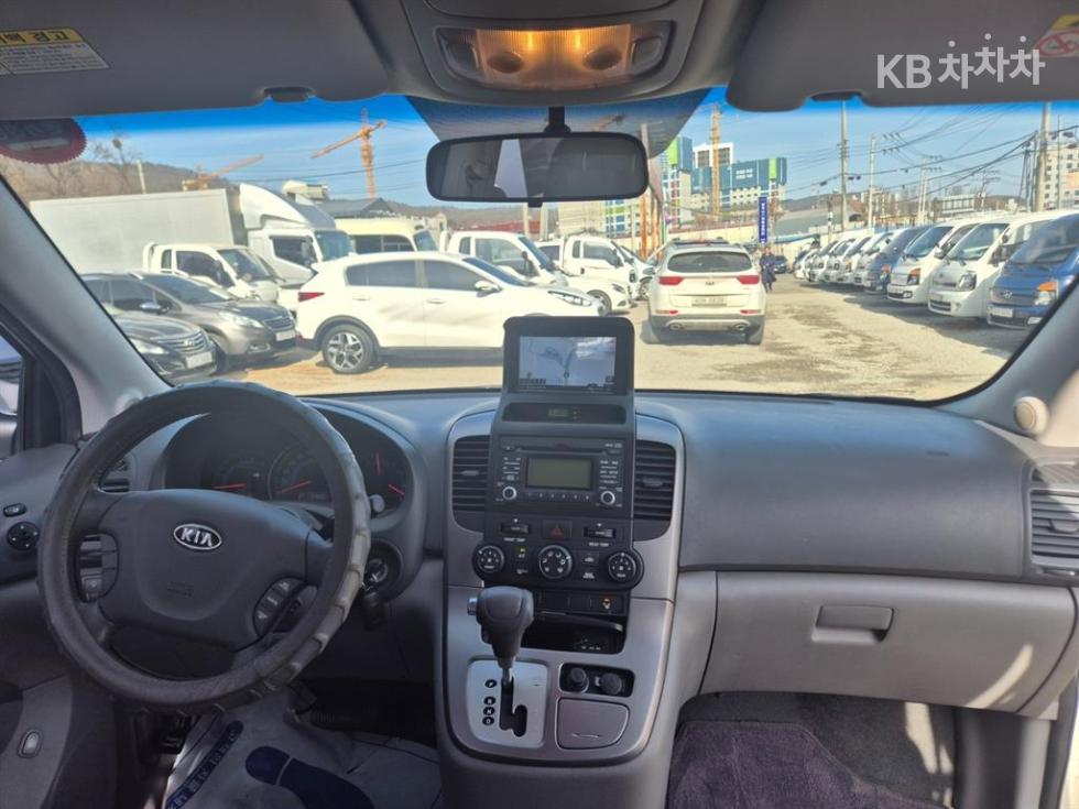 2011 - kia carnival
