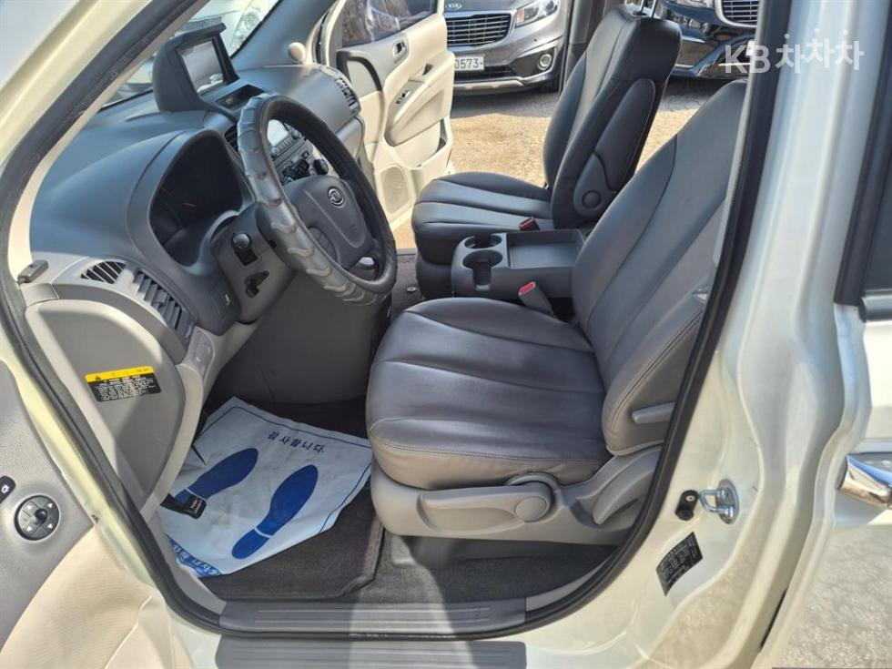 2011 - kia carnival