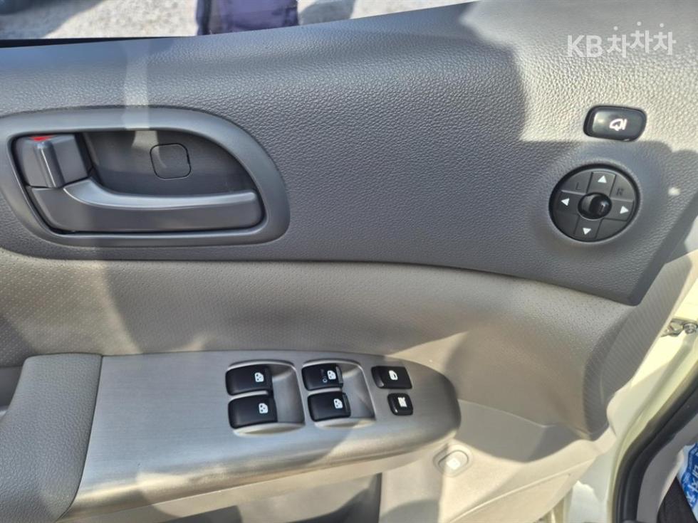 2011 - kia carnival