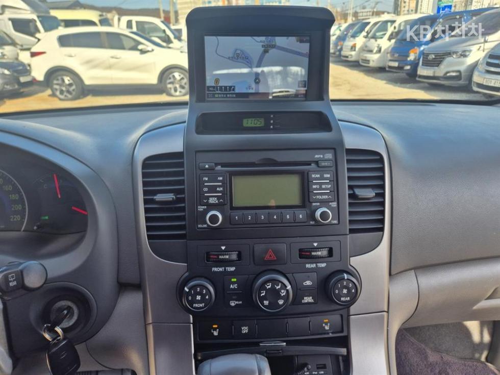 2011 - kia carnival