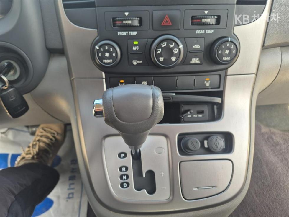 2011 - kia carnival