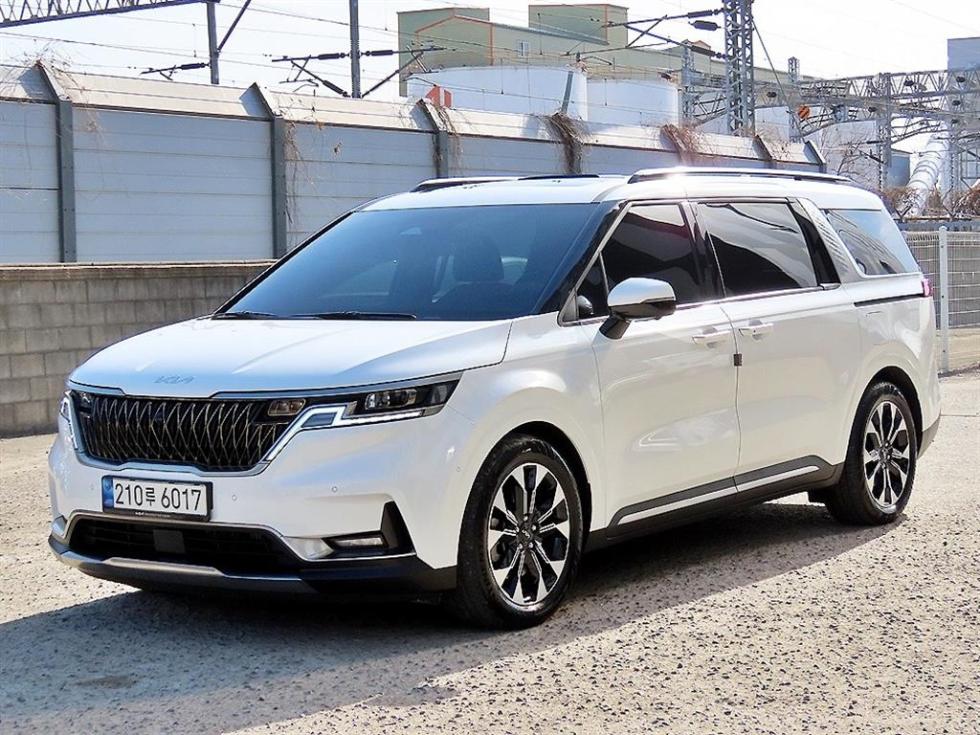 2022 - kia carnival