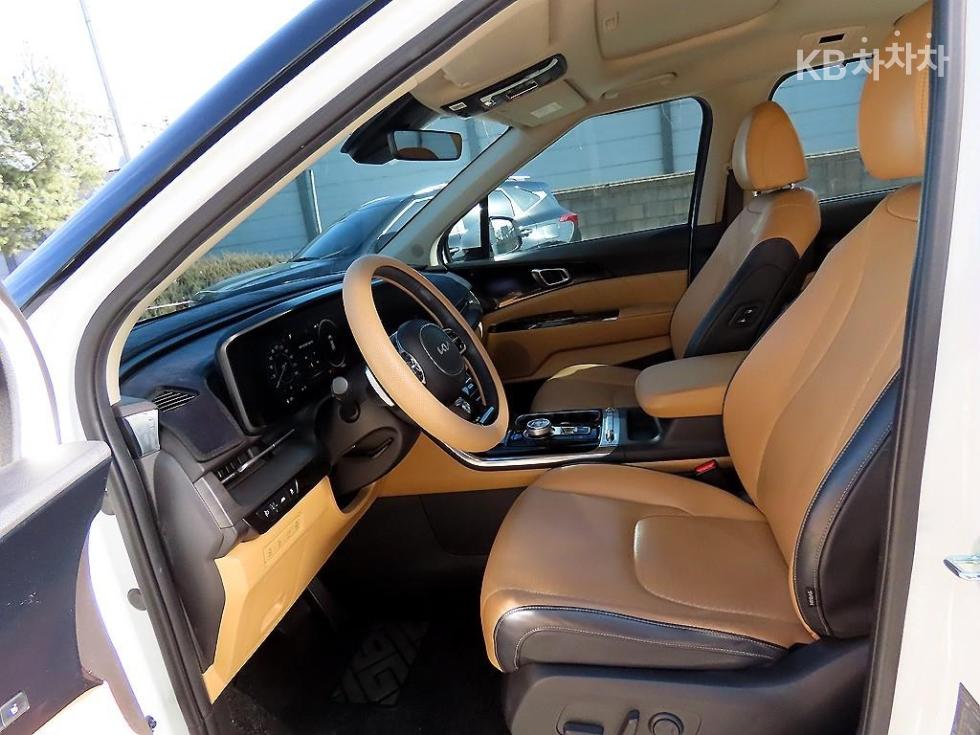 2022 - kia carnival