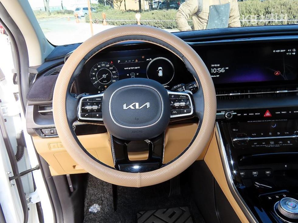 2022 - kia carnival