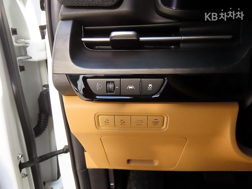 2022 - kia carnival