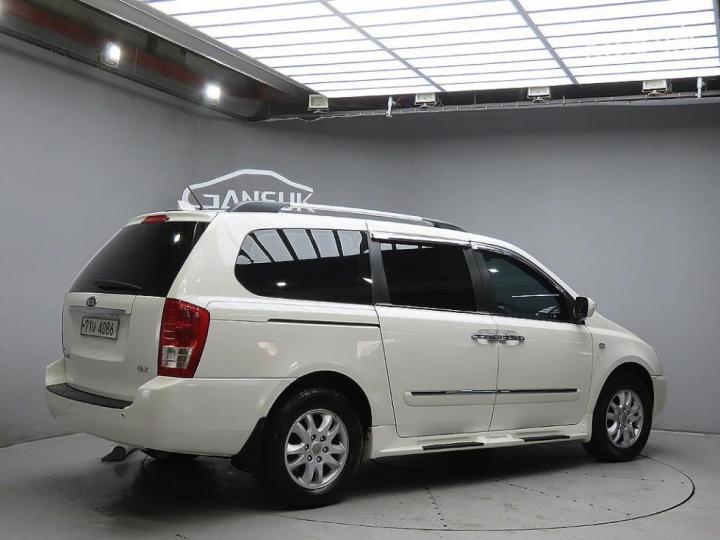 Kia Carnival Grand LPI GLX Base Type 5