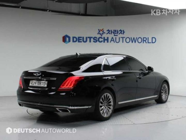 Genesis EQ900 3.3 T-GDI Luxury 4