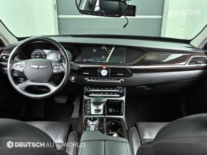 Genesis EQ900 3.3 T-GDI Luxury 8