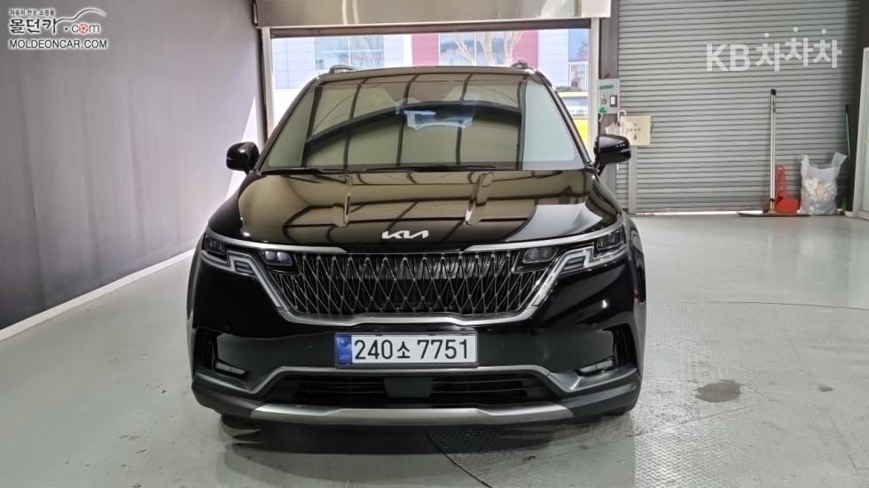 2023 - kia carnival