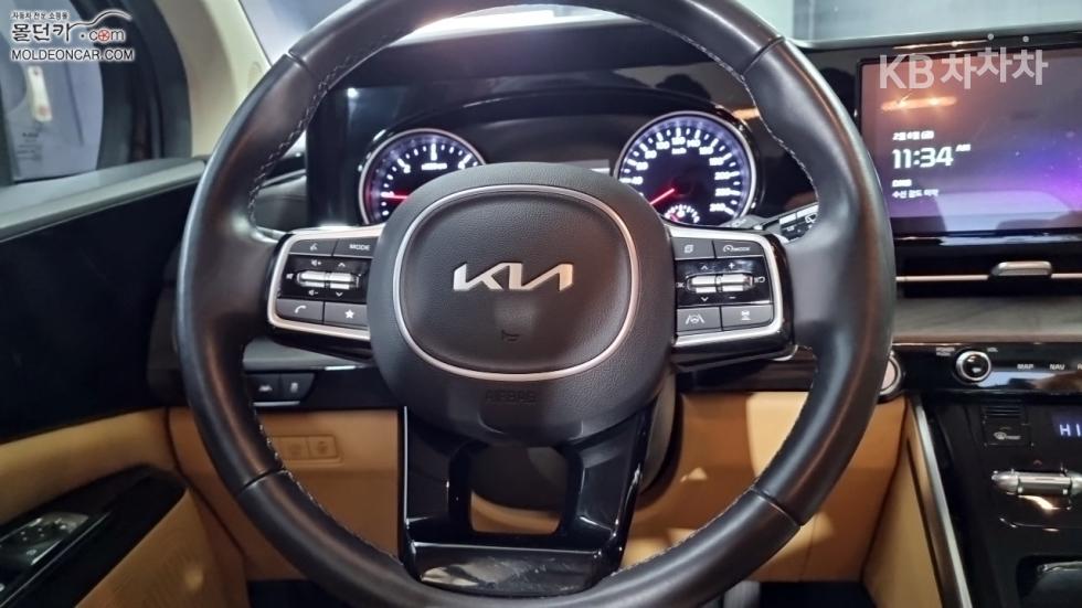 2023 - kia carnival