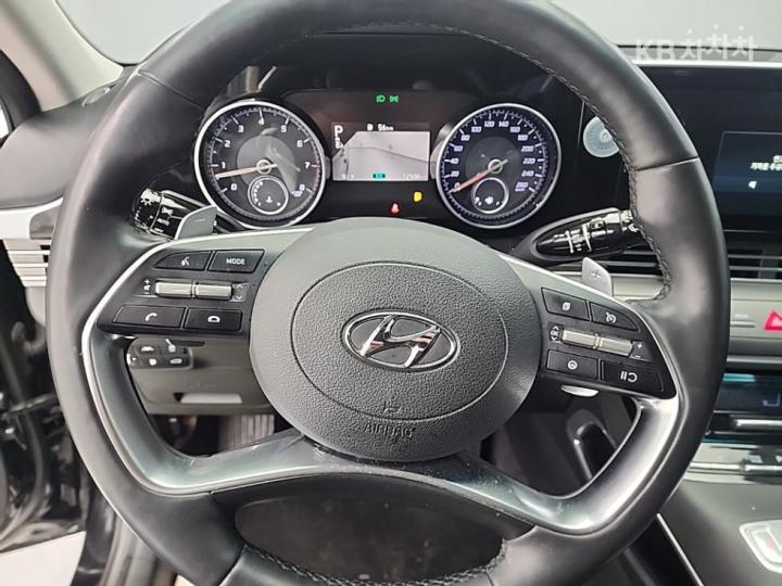 Hyundai Grandeur 2.5 Exclusive 10