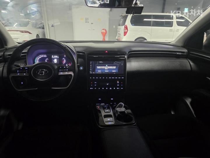 Hyundai Tucson The NX4 Gasoline 1.6T 2WD Premium 8
