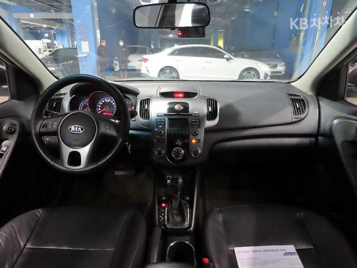 Kia Forte 1.6 GDI Prestige 6