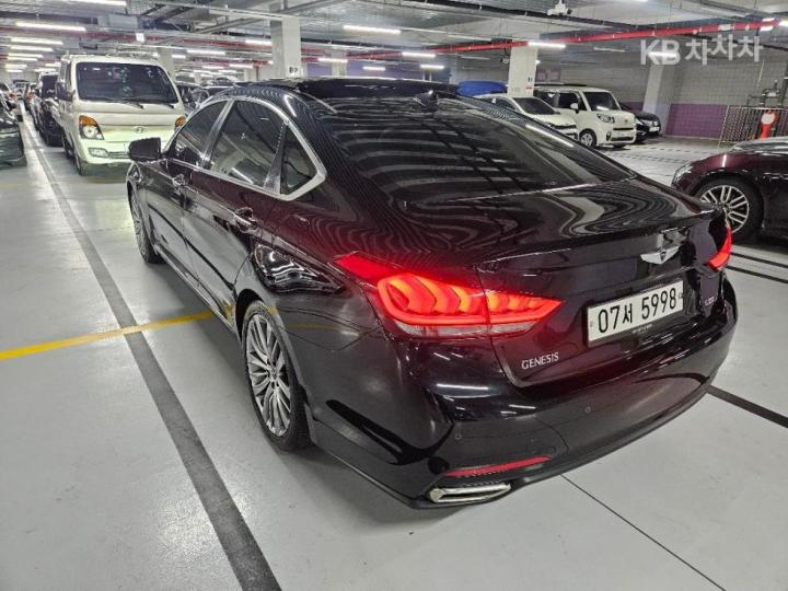 Hyundai Genesis DH G330 Premium 9