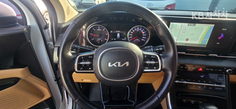 2023 - kia carnival