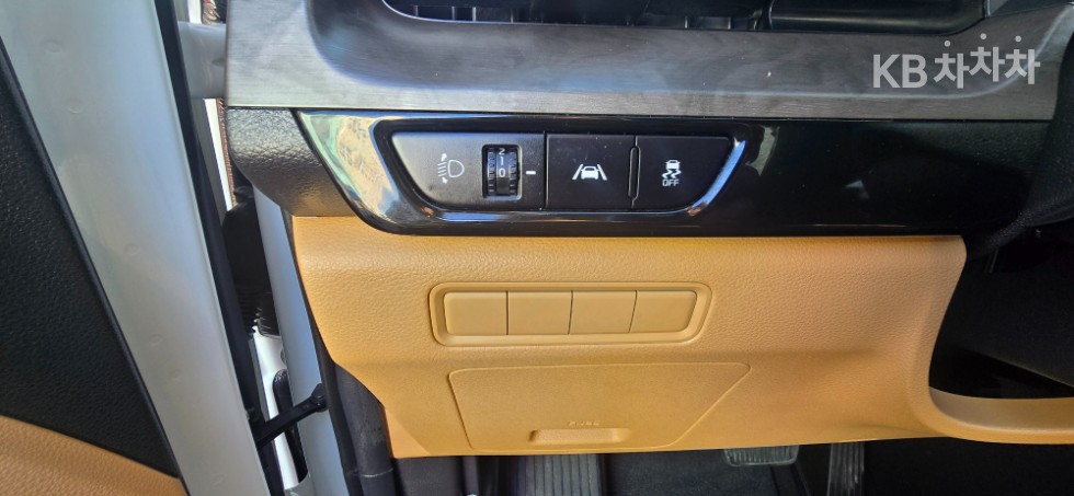 2023 - kia carnival