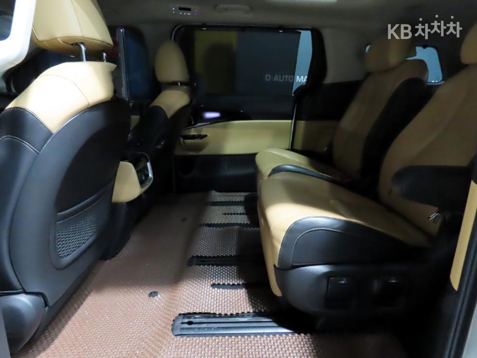 2021 - kia carnival
