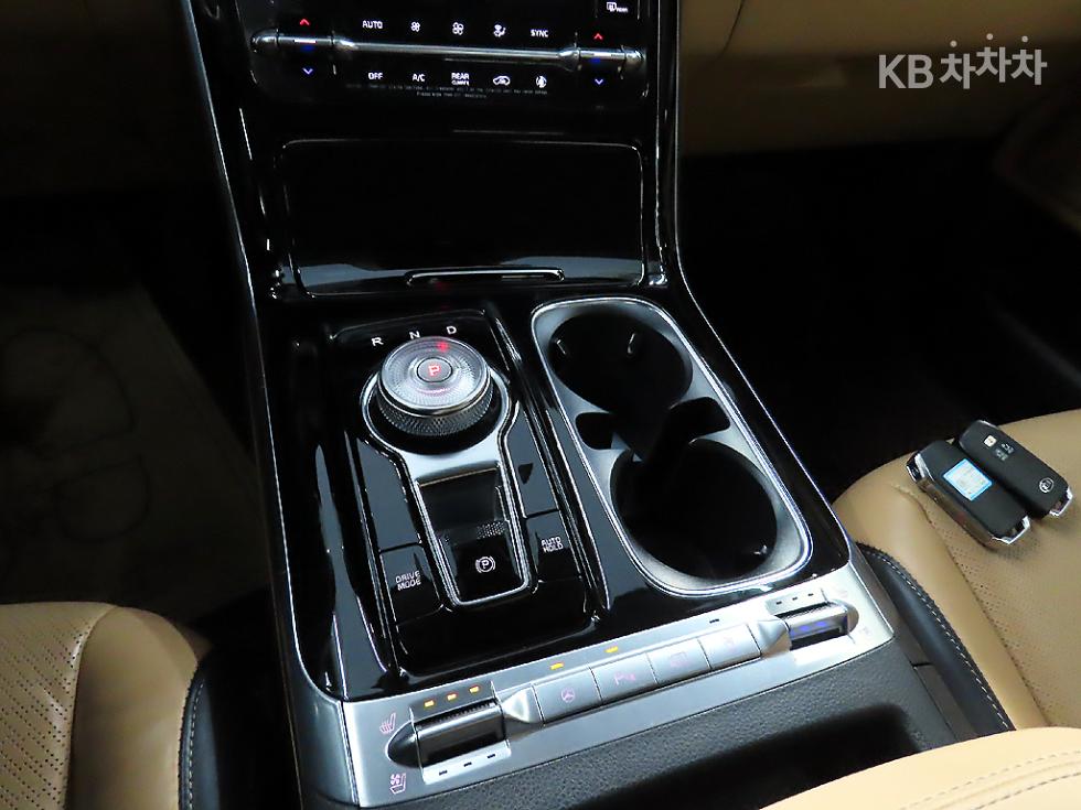 2021 - kia carnival