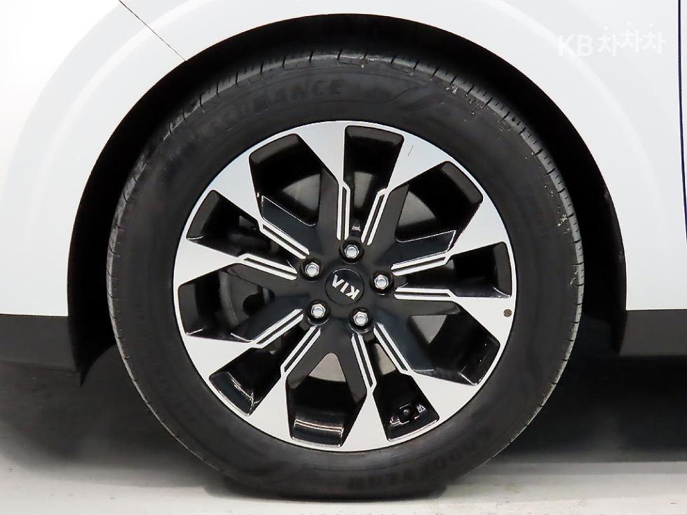 2021 - kia carnival